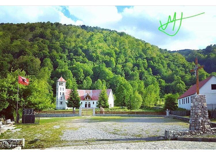 Peraj Guesthouse Vermosh Екстериор снимка